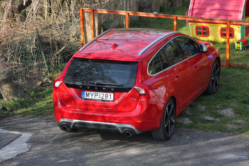 Illustration for article titled The Volvo V60 Might Be Old, But It Isn't Ready To Die